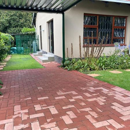 Garden And Park Leisure On Tugela Apartman Benoni Kültér fotó