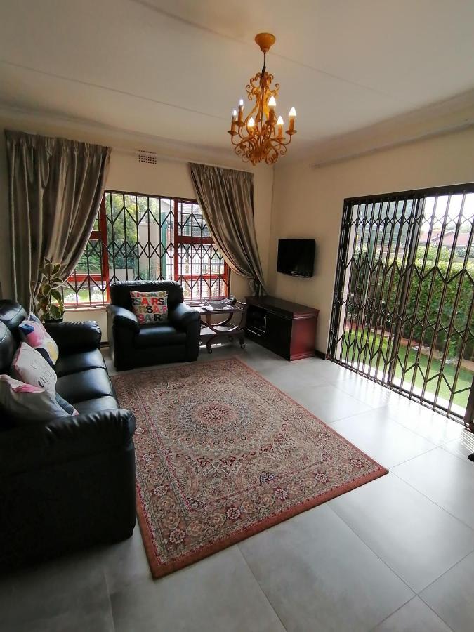 Garden And Park Leisure On Tugela Apartman Benoni Kültér fotó